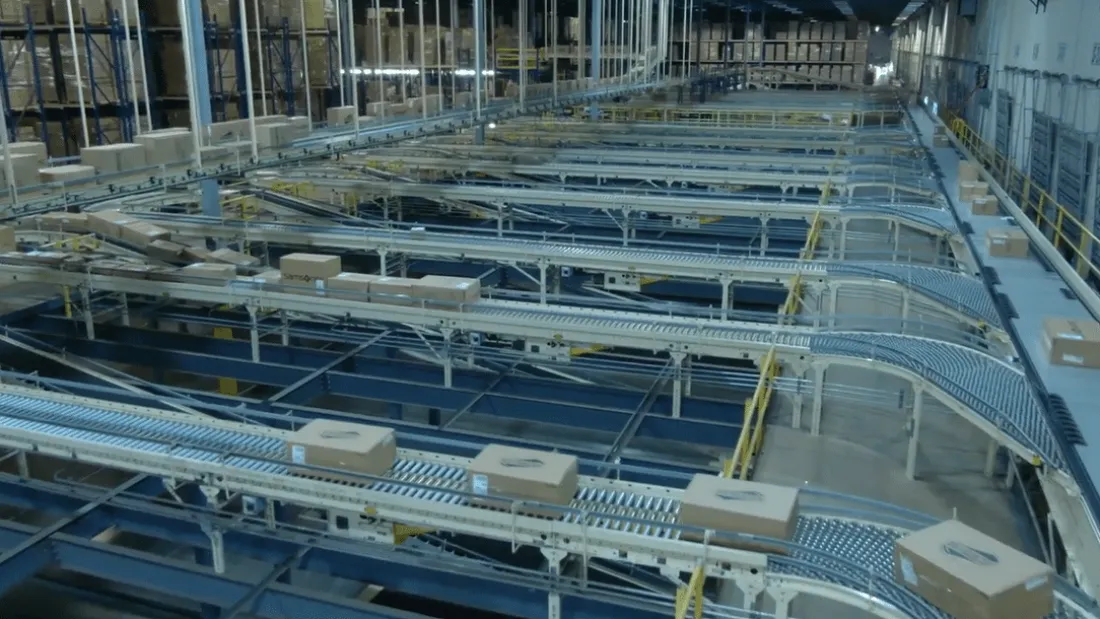 Warehouse inventory and packages moving across conveyor belts